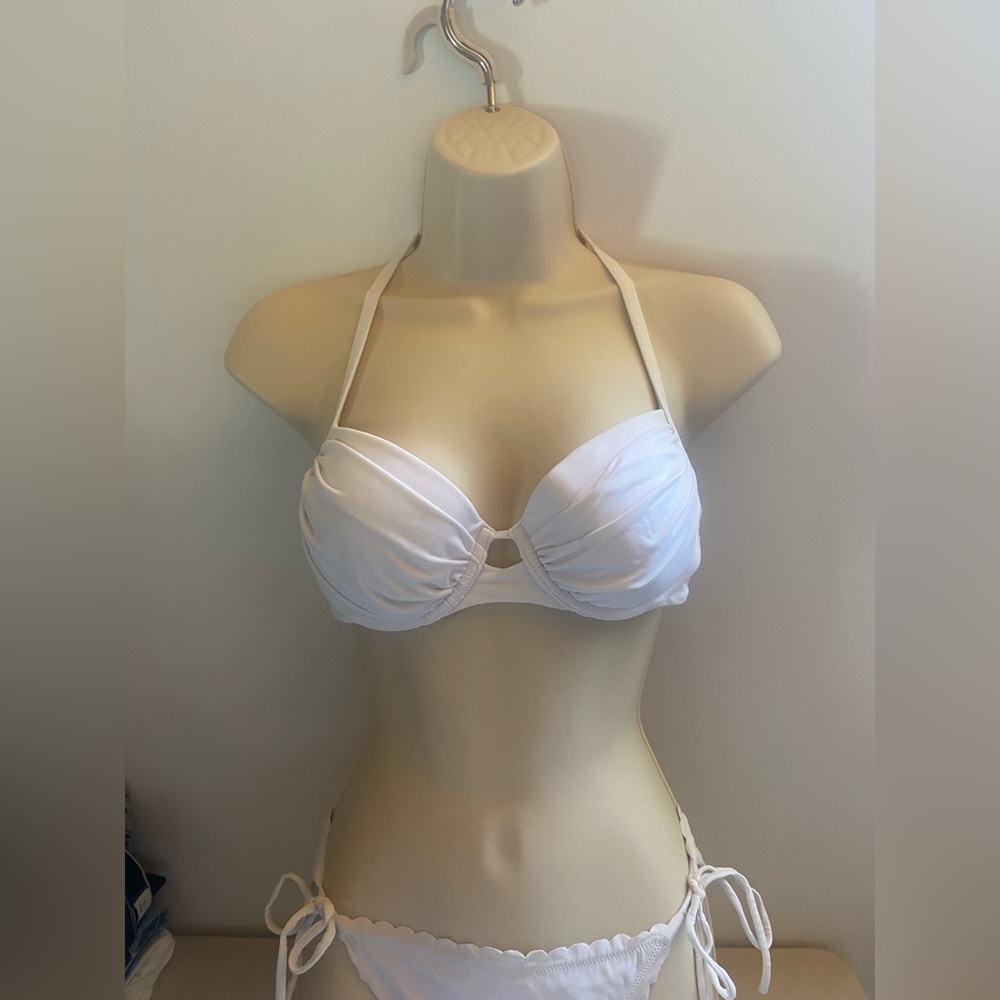 Victorias Secret White Underwire Bikini Top Size 34B With Adjustable Straps